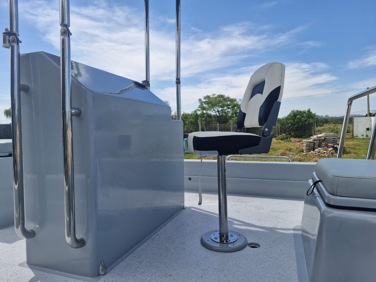 Aventure Cat 560