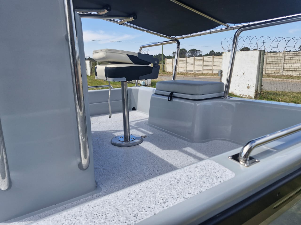 Aventure Cat 560