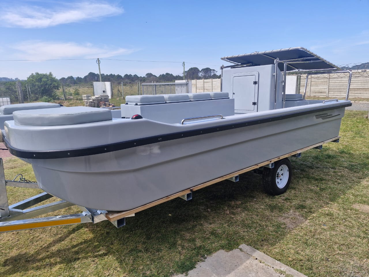Aventure Cat 560